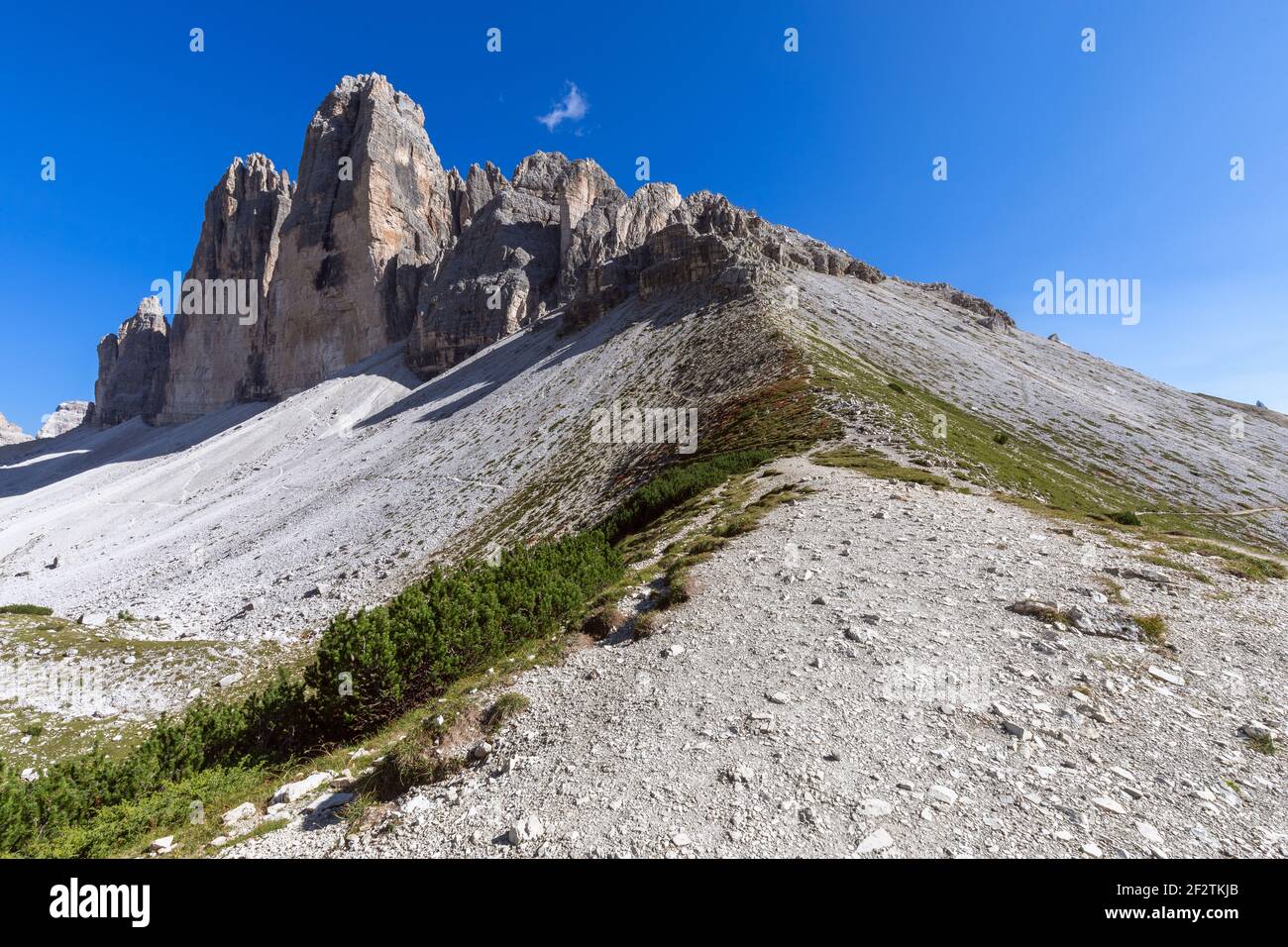 Schöne Aussicht in der Nähe der berühmten Tre Cime di Lavaredo. Südtirol, Italien Stockfoto
