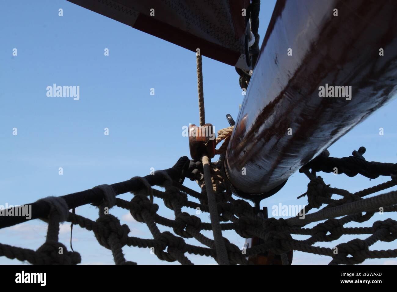 Bugsprit eines traditionellen Segelbootes Stockfoto