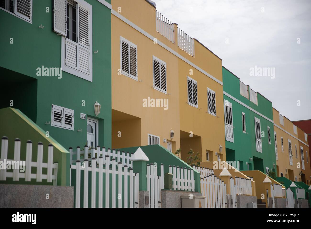 Gáldar, Gran Canaria, Spanien, 29th September 2020:typisch bunte Häuser Stockfoto