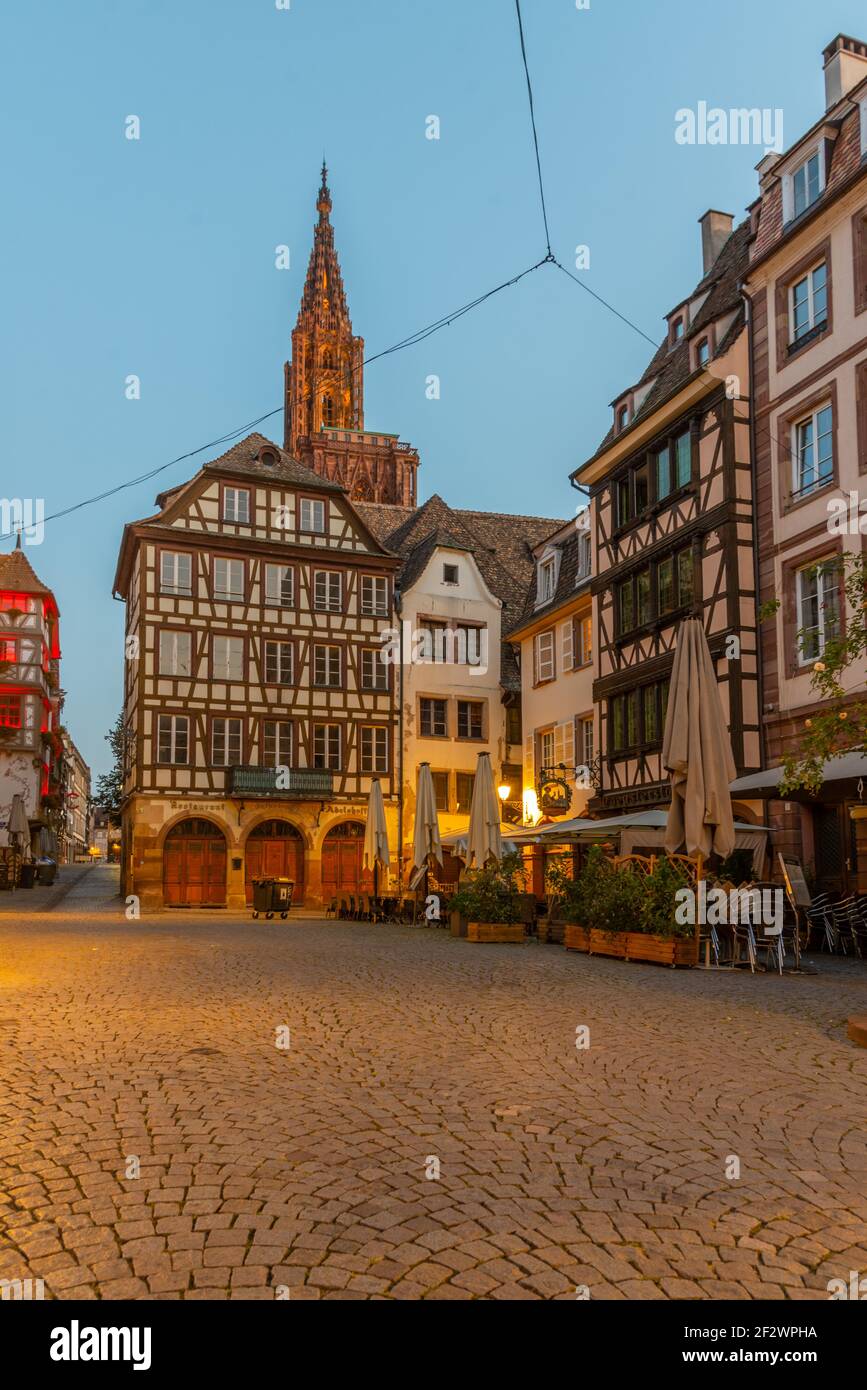 Sonnenaufgang Blick auf die Kathedrale unserer Dame von Straßburg, Frankreich Stockfoto