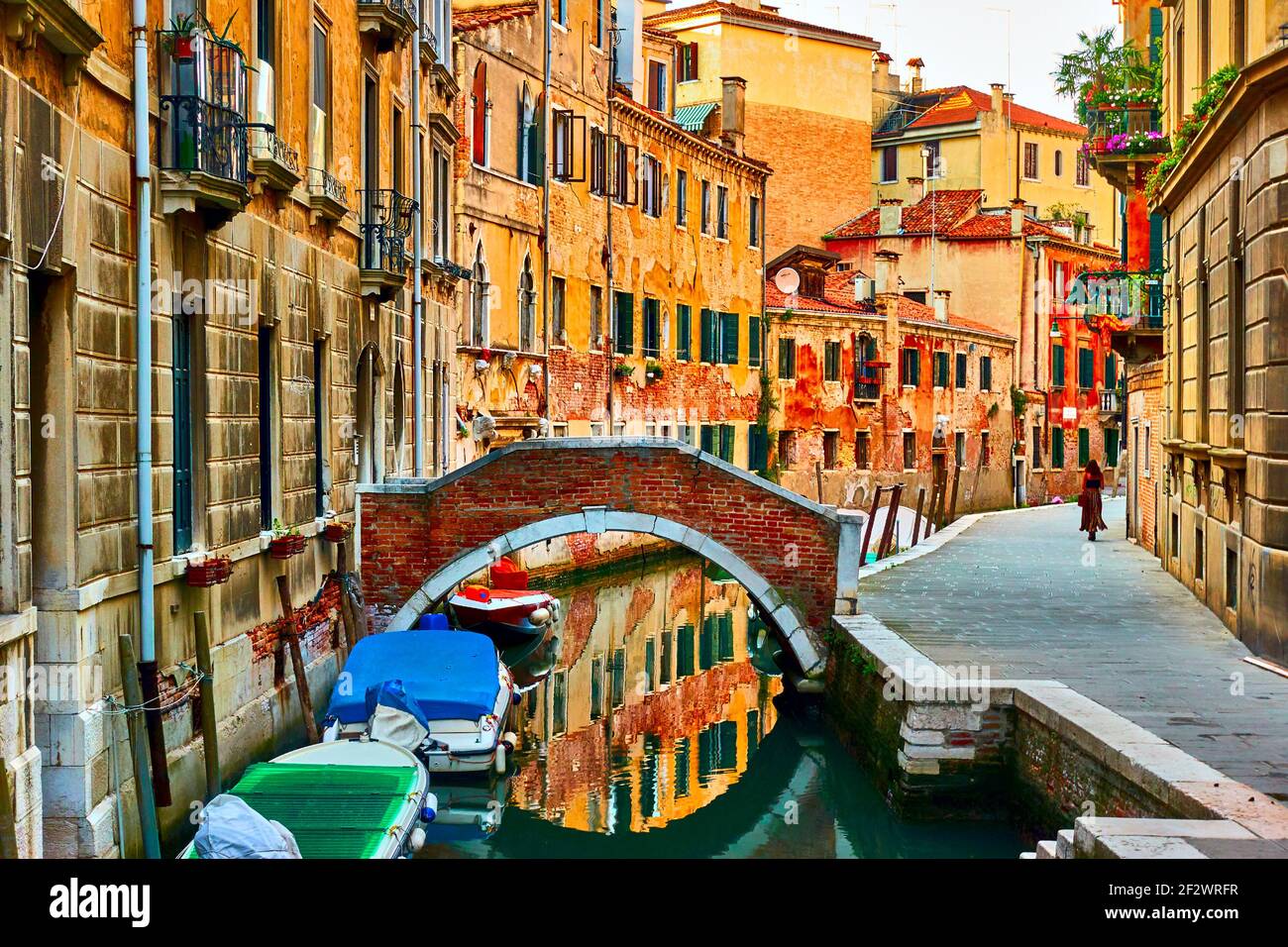 Kanal in Venedig, Italien. Venezianisches Stadtbild Stockfoto