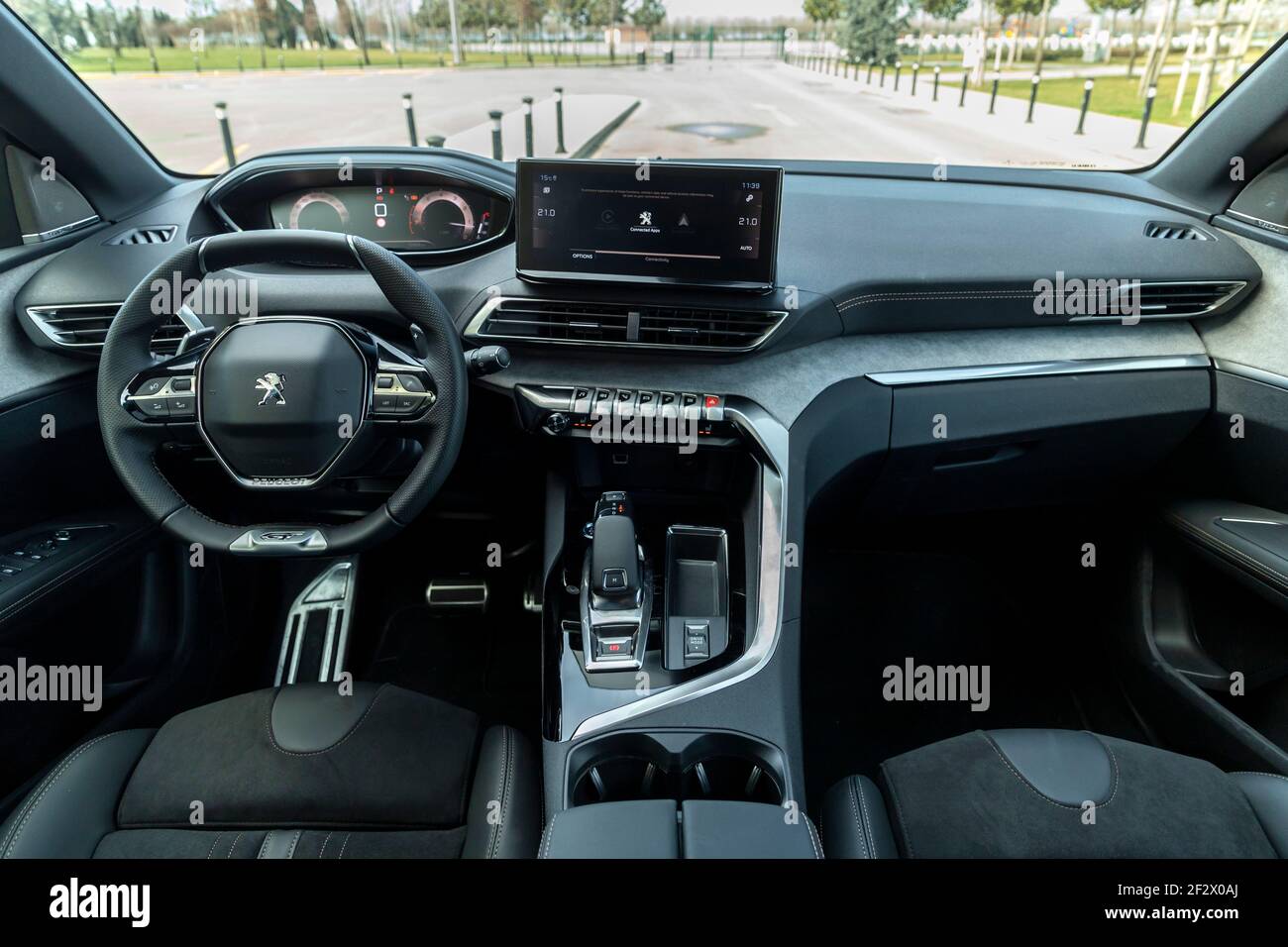 Peugeot 3008 ist eine kompakte Frequenzweiche, die vom französischen Automobilhersteller Peugeot vorgestellt wurde. Es hat ein einzigartiges Innendesign. Stockfoto