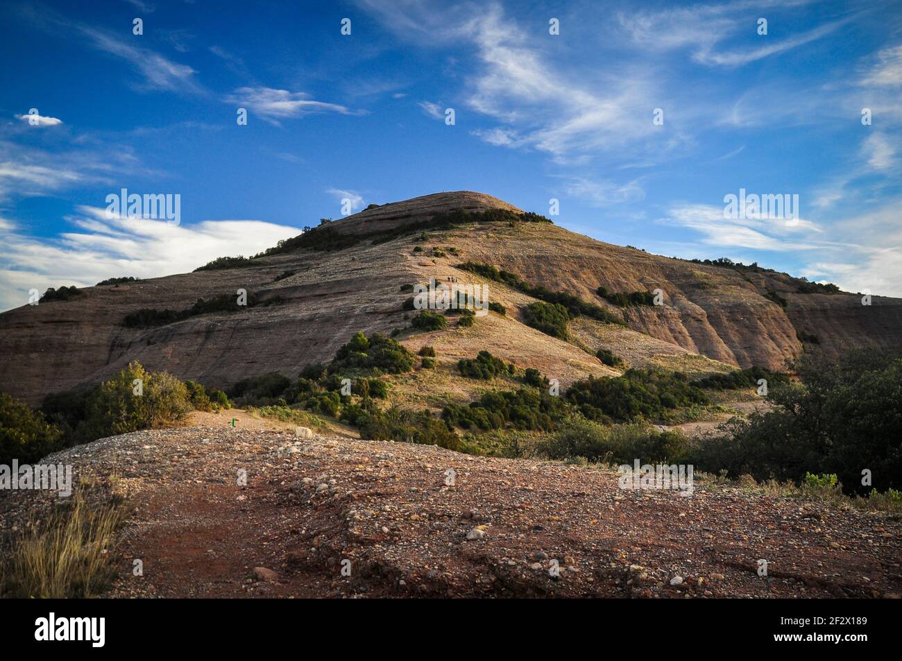 Aufstieg zum Montcau-Gipfel an einem Wintermorgen (PN Sant Llorenç del Munt, Katalonien, Spanien) ESP: Subida a la cima del Montcau una mañana de invierno Stockfoto