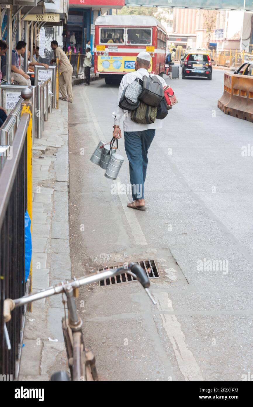 Indien, Mumbai - Mumbai Dabbawalas nach der Lieferung des Essens Stockfoto