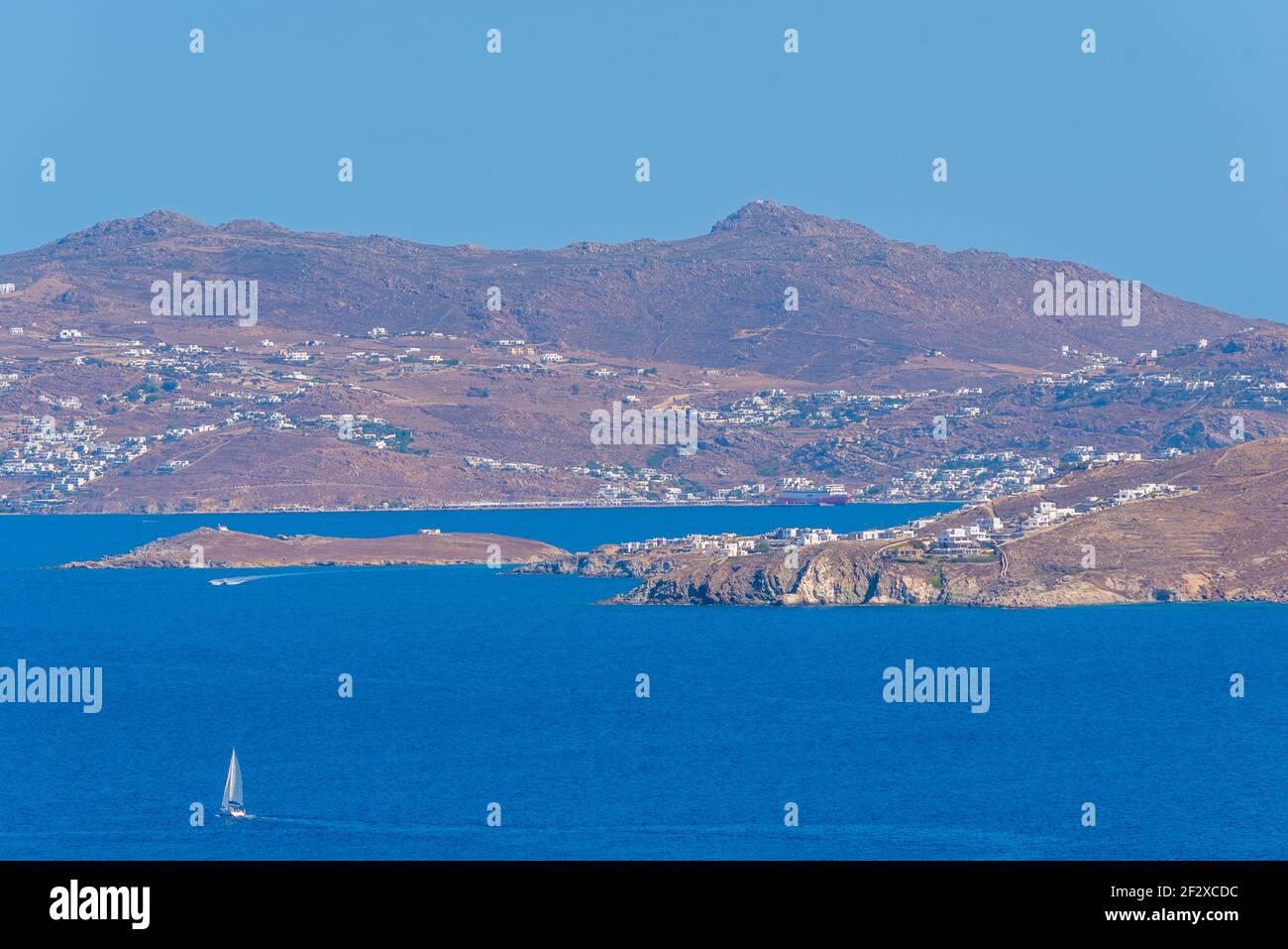 Mykonos Insel von Delos, Griechenland aus gesehen Stockfoto