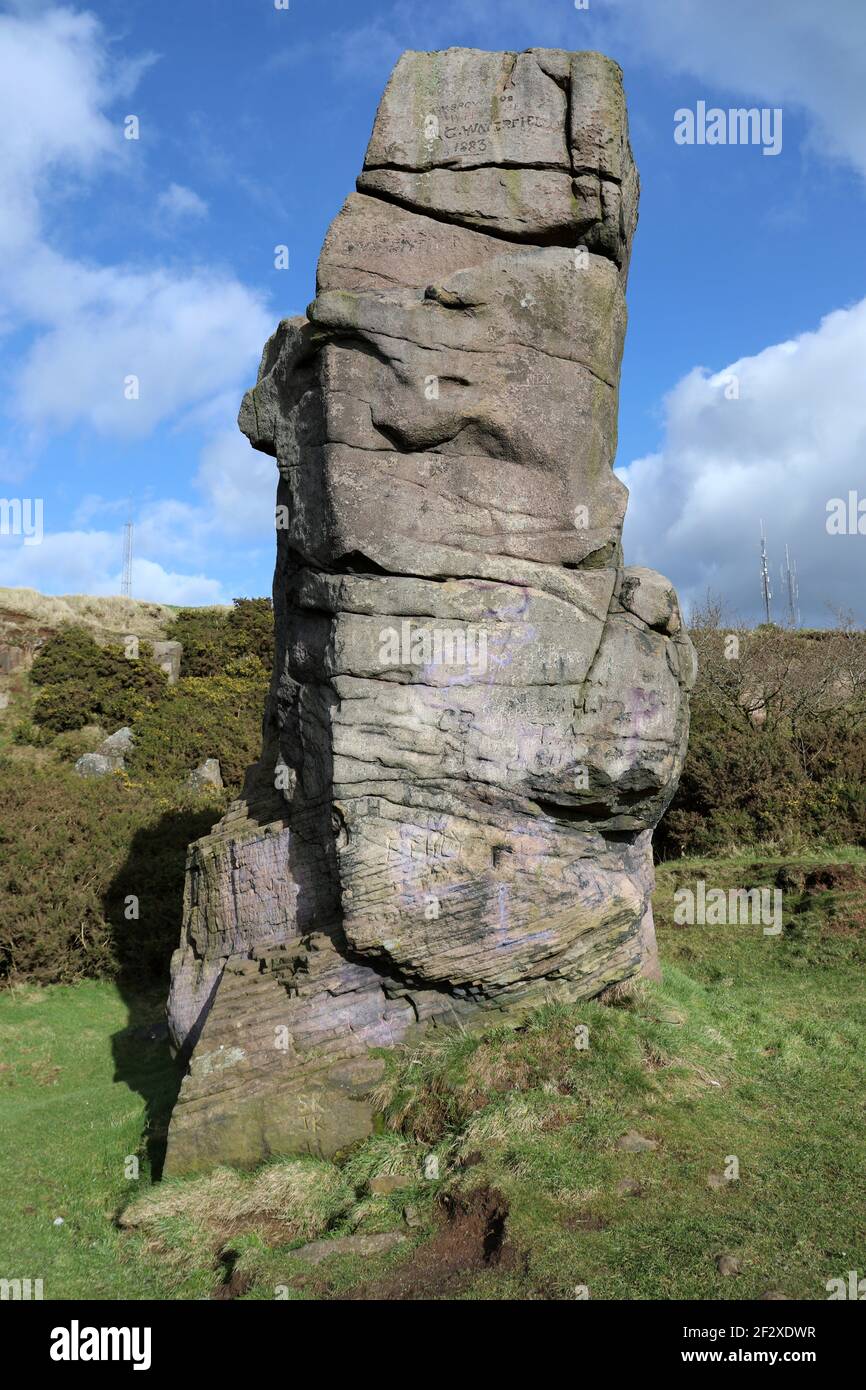 Steinpfosten, der als Alport Stone bei Alport Heights bekannt ist In der Nähe von Wirksworth in Derbyshire Stockfoto