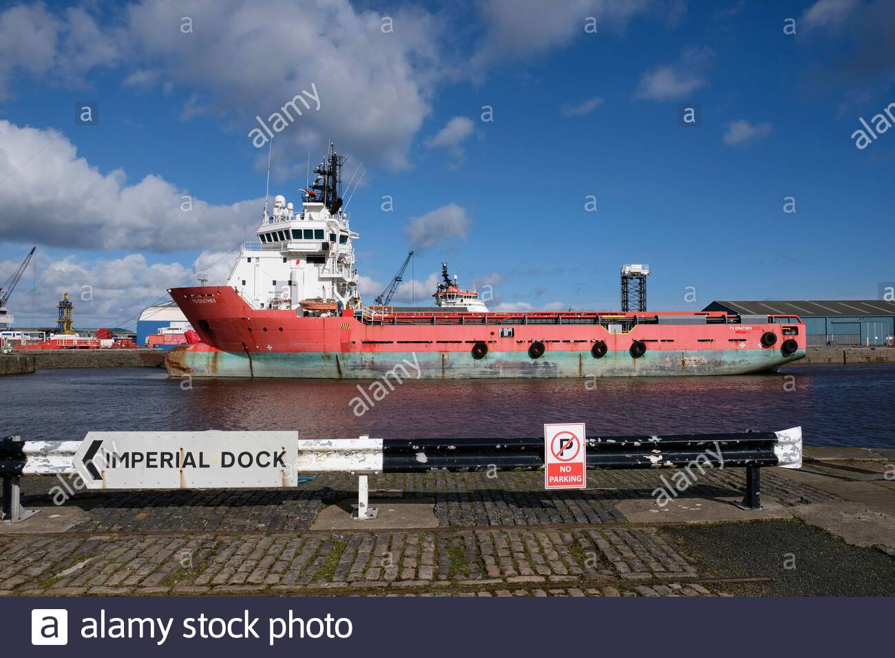 FS Crathes liegt am Imperial Dock Leith, Edinburgh Schottland Stockfoto