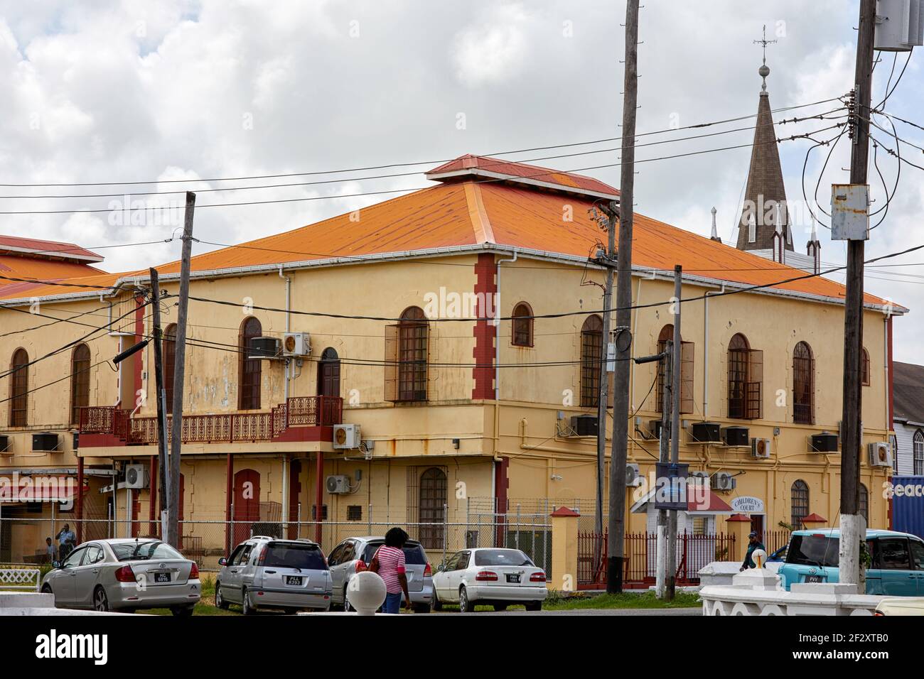 Georgetown Magistrate's Courts und Children's Court auf der Avenue of Die Republik in Georgetown Guyana Südamerika Stockfoto