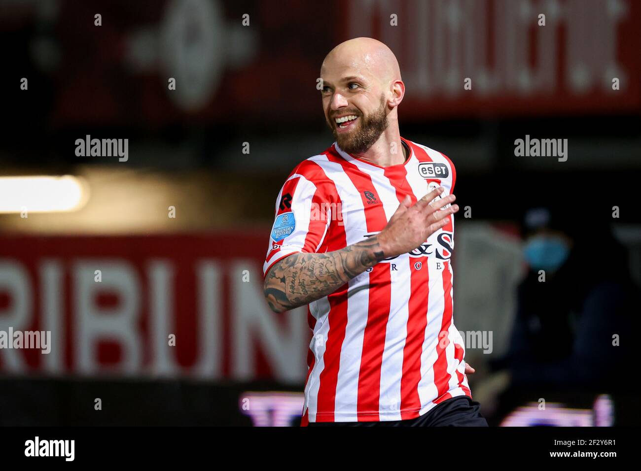 ROTTERDAM, NIEDERLANDE - MÄRZ 13: Bryan Smeets von Sparta Rotterdam feiert sein Tor während des niederländischen Eredivisie-Spiels zwischen Sparta Rotterdam Stockfoto