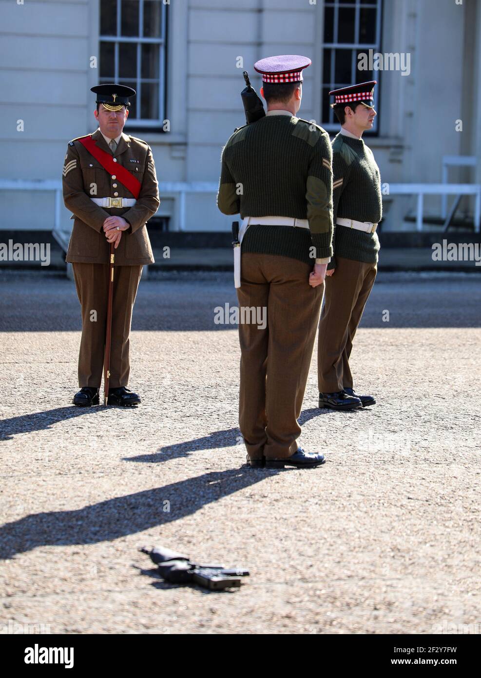 London, Großbritannien. März 2021, 09th. Militärangehörige der Fußwächter-Bataillone sahen die Ausbildung in den Wellington Barracks in London. Kredit: SOPA Images Limited/Alamy Live Nachrichten Stockfoto