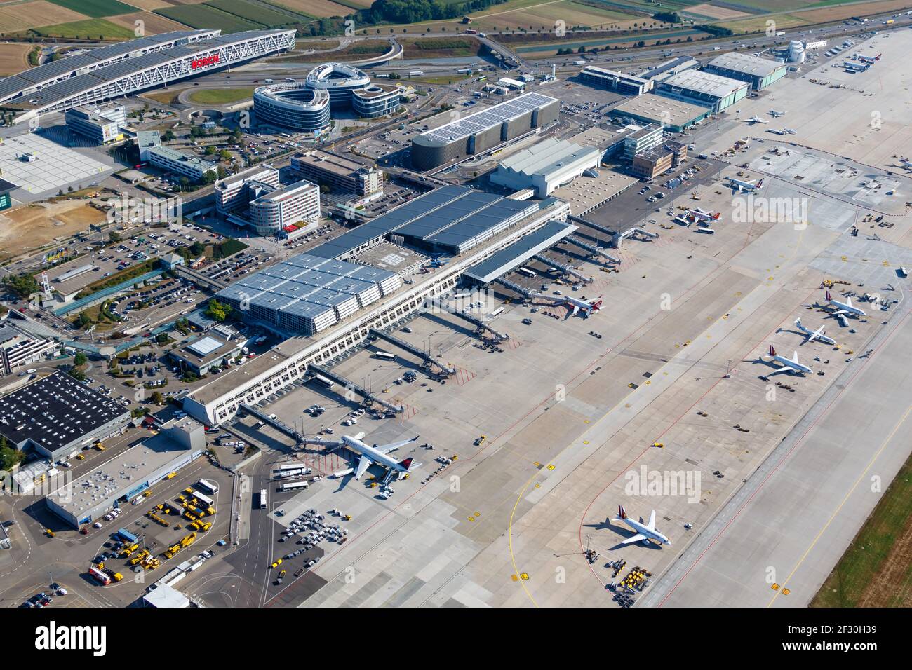Stuttgart, 2. September 2016: Luftaufnahme des Stuttgarter Flughafens (STR) in Deutschland. Stockfoto