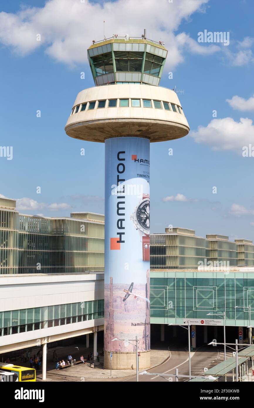 Barcelona, Spanien - 11. Mai 2018: Turm am Flughafen Barcelona (BCN) in Spanien. Stockfoto