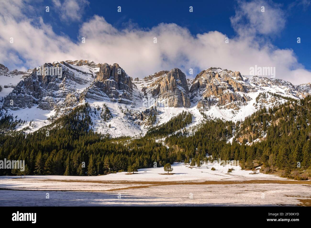 Prat De Cad Und Die Nordwand Der Serra Del Cad Im Fr hjahr Cerdanya prat-de-cad-und-die-nordwand-der-serra-del-cad-im-fr-hjahr-cerdanya