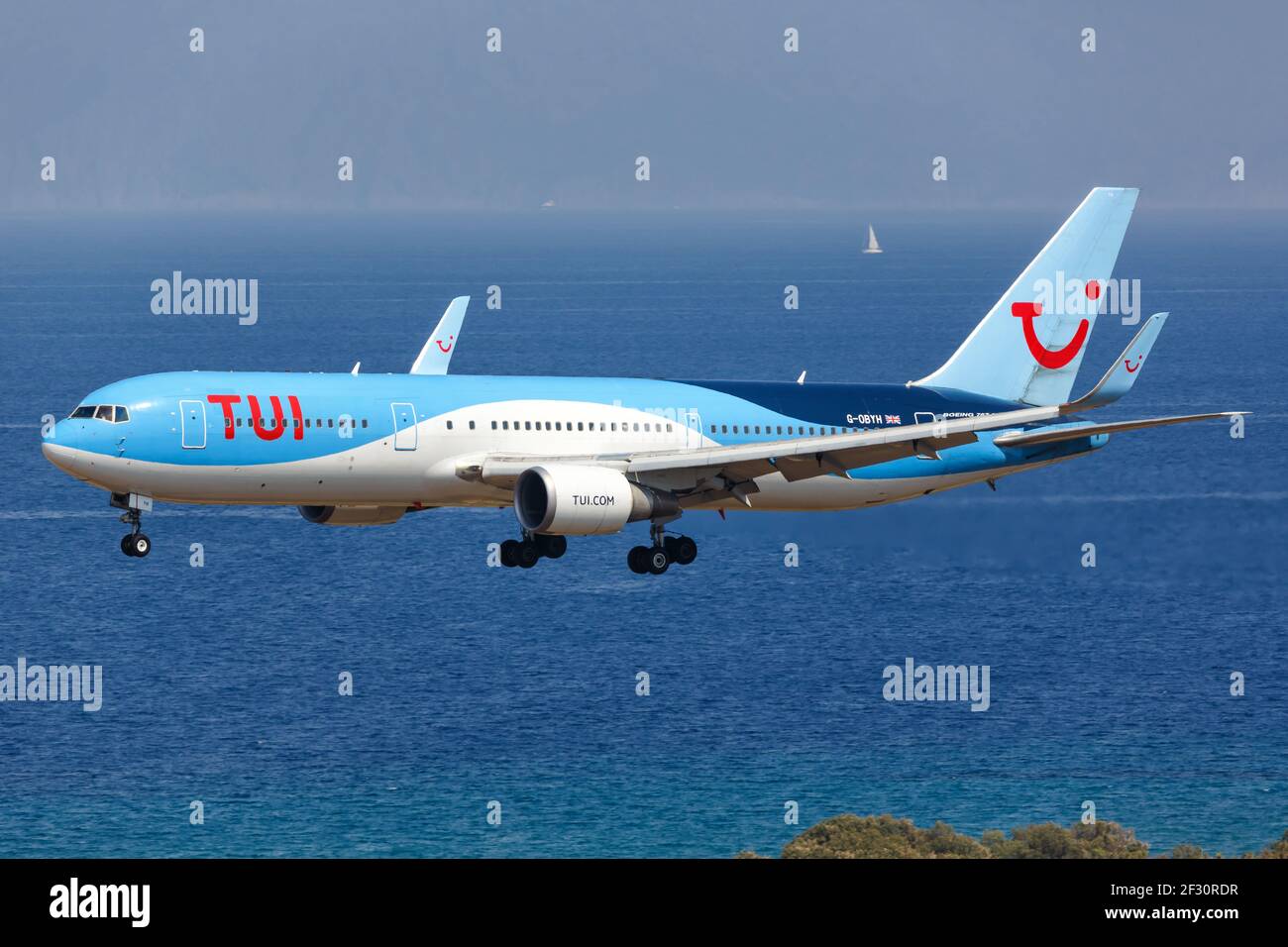 Rhodos, Griechenland - 13. September 2018: Eine TUI Boeing 767-300ER am Flughafen Rhodos (RHO) in Griechenland. Stockfoto