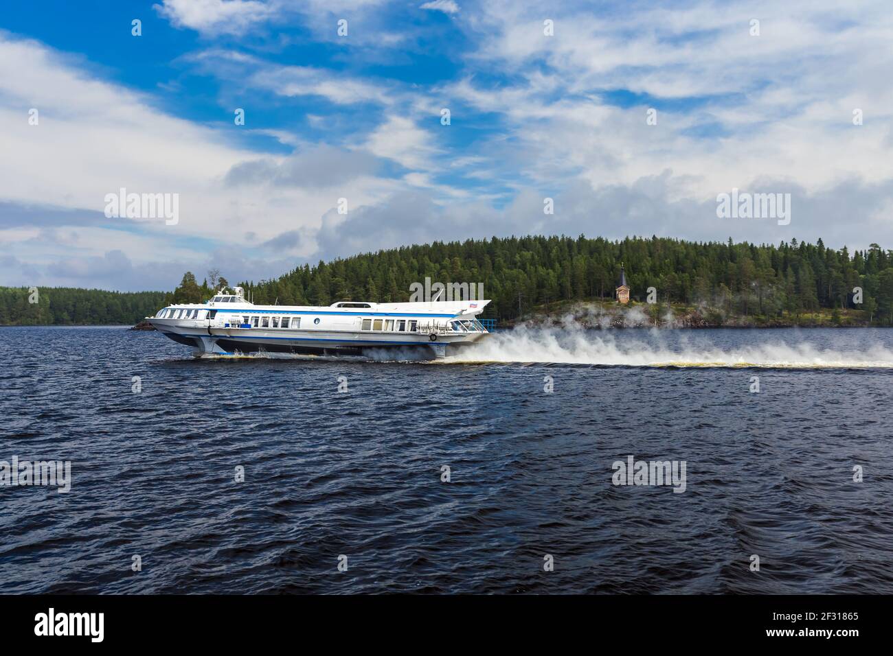 Hochgeschwindigkeitsschiff auf der Insel Valaam - Karelien Russland Stockfoto