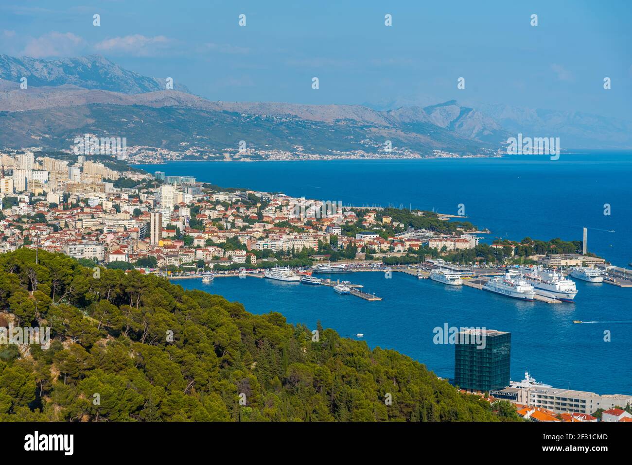 Split, Kroatien, 23. Juli 2020: Luftaufnahme der kroatischen Stadt Split Stockfoto