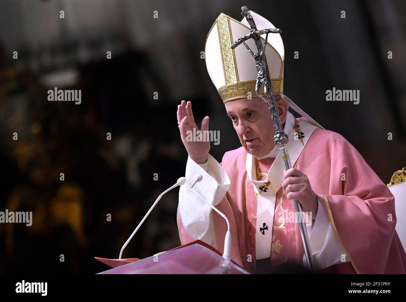 Roma 14-3-2021 Basilica di San Pietro Papa Francesco celebra la SS. Messa per i 500 anni delle Filippine Tel.: Cristian Gennari/ Stockfoto