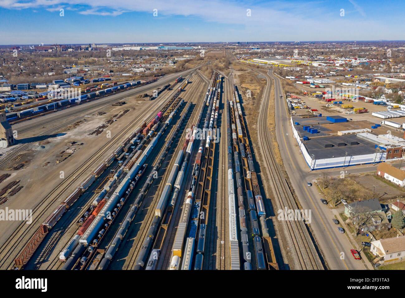 Detroit, Michigan - Eisenbahnwagen, die auf einem Eisenbahnhof im Südwesten von Detroit warten. Stockfoto