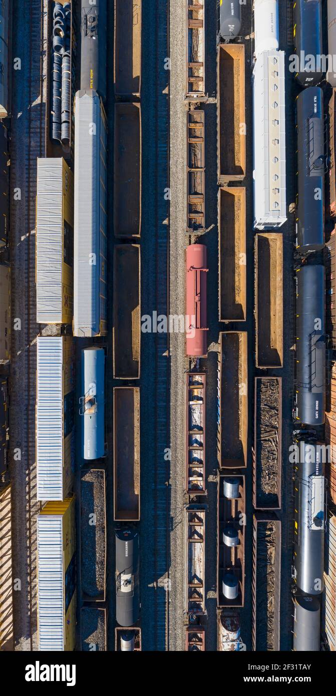 Detroit, Michigan - Eisenbahnwagen, die auf einem Eisenbahnhof im Südwesten von Detroit warten. Stockfoto