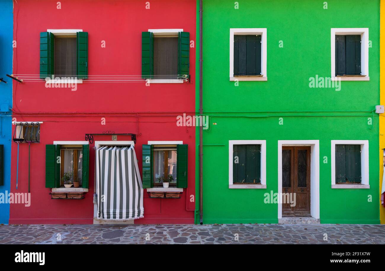Bunte Häuser auf der venezianischen Insel Burano Stockfoto