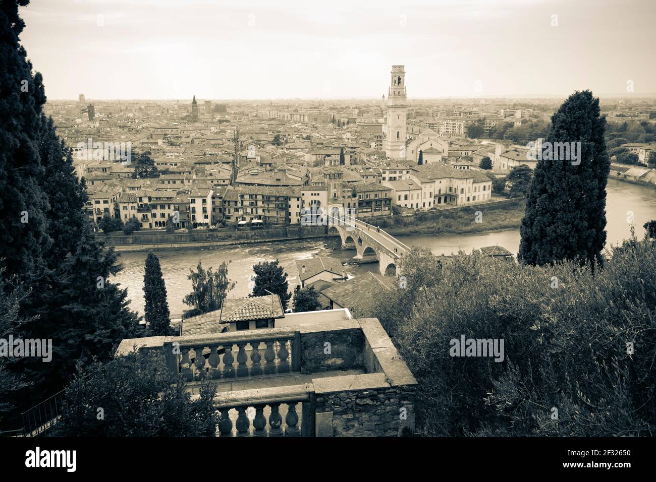 Italien, Verona, ein Schwarz-Weiß-Bild der Stadt Verona aus dem Museo Archeologico. Stockfoto