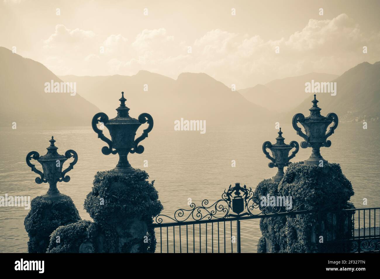Italien, Lombardei, Lenno, Blick auf den Comer See von der Villa del Balbianello Stockfoto