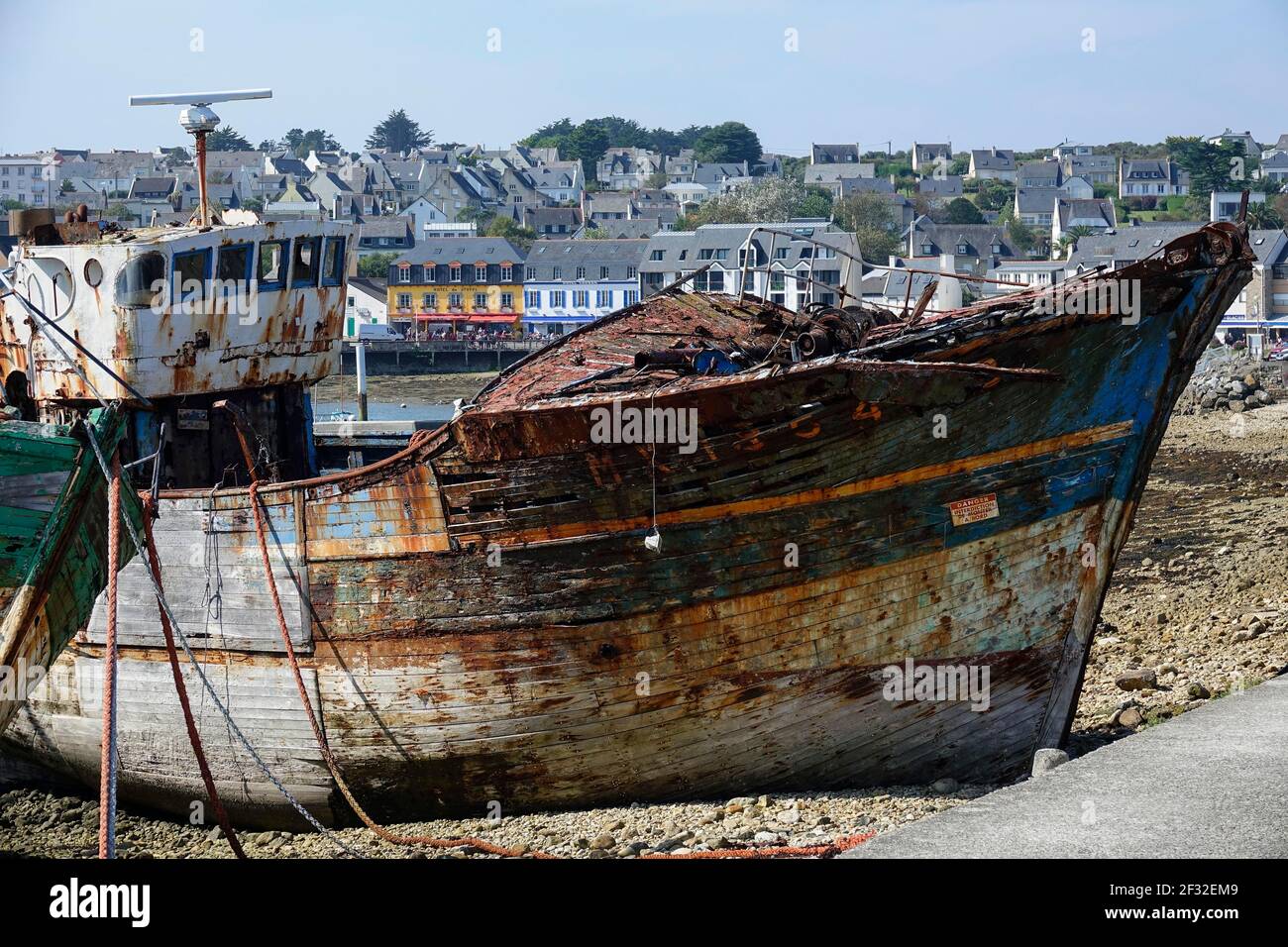 Schiffsfriedhof in camaret sur mer in der bretagne -Fotos und ...