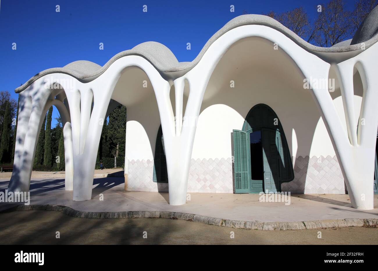 Masia Freixa ( 1907 ). Modernistisches Gebäude, inspiriert von Gaudí. Lluis Moncunill Architekt. Parc de Sant Jordi, Terrassa, Katalonien. Spanien. Stockfoto