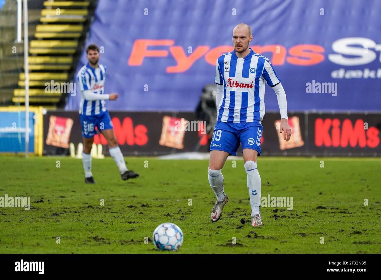 Odense, Dänemark. März 2021, 14th. Aron Elis Thrrandarson (19) von ob, gesehen während des Superliga-Spiels 3F zwischen Odense Boldklub und Broendby IF im Nature Energy Park in Odense. (Foto Kredit: Gonzales Foto/Alamy Live News Stockfoto