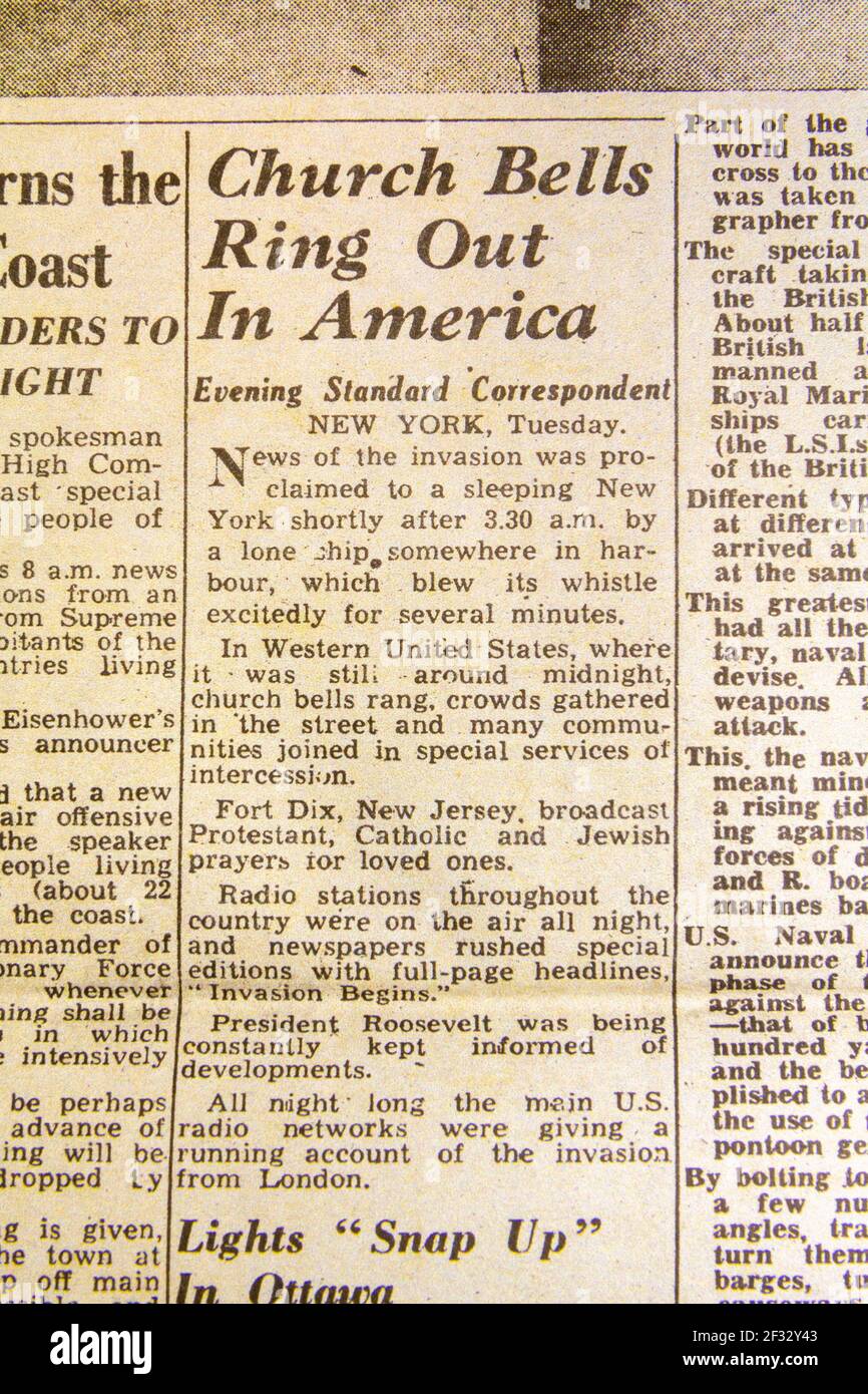 „in Amerika erklingen Kirchenglocken“ über Nachrichtenberichte nach der D-Day-Invasion, Evening Standard Zeitung (Replik) am 6. Juni 1944. Stockfoto
