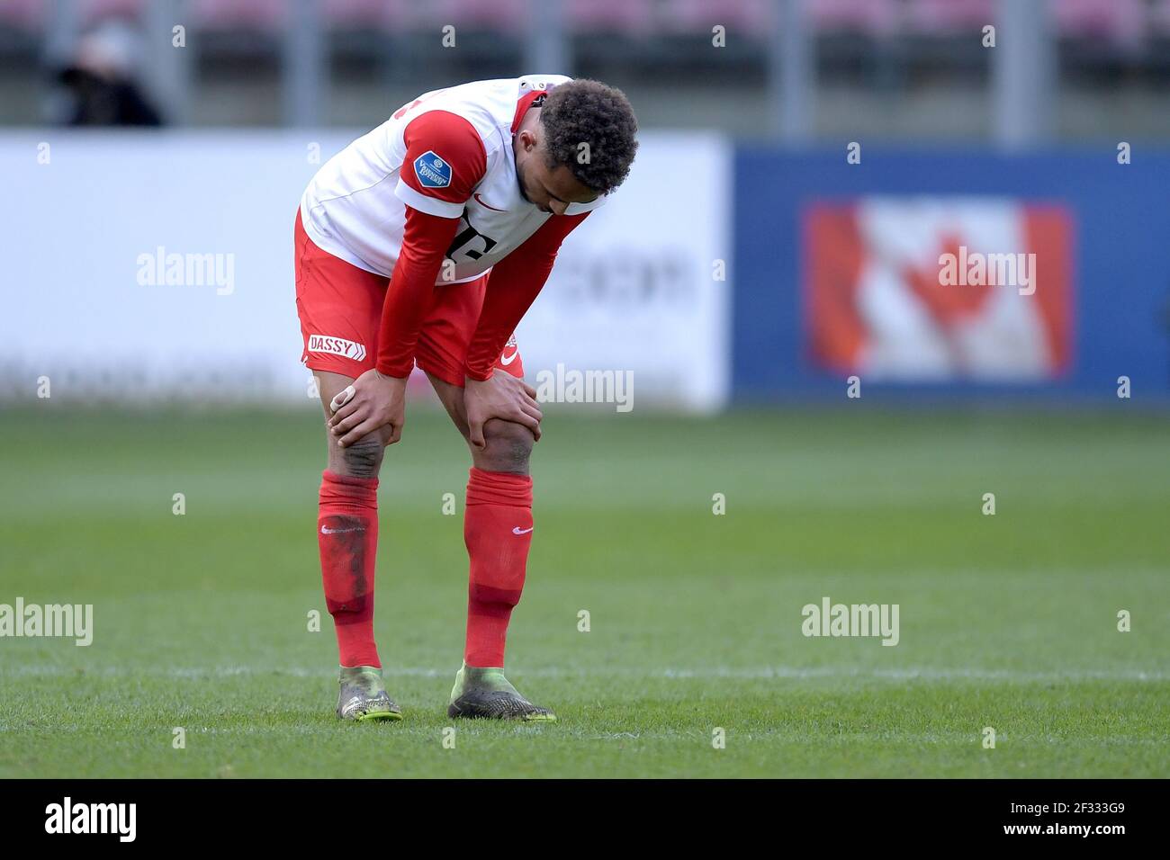 UTRECHT, NIEDERLANDE - MÄRZ 14: Tommy St. Jago vom FC Utrecht beim niederländischen Eredivisie-Spiel zwischen FC Utrecht und Vitesse im Stadion Galgenwaard Stockfoto