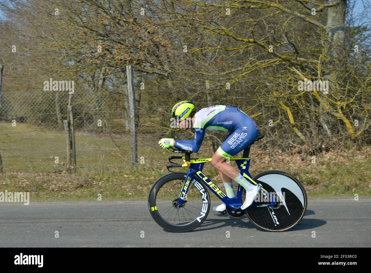 Gien, Frankreich, 9. März 2021. Boy Van Poppel (Intermarché Wanty Gobert Team), in voller Anstrengung beim Einzelzeitfahren in Paris-Nizza Radrennen st Stockfoto