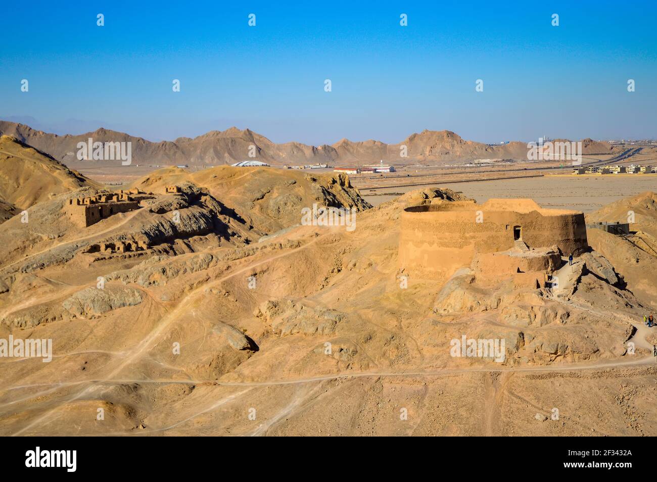 Yazd, Iran - 5. Dezember 2015: Turm der Stille, oder Dakhme, Begräbnisstätte der Zoroastrer in Yazd, Iran Stockfoto