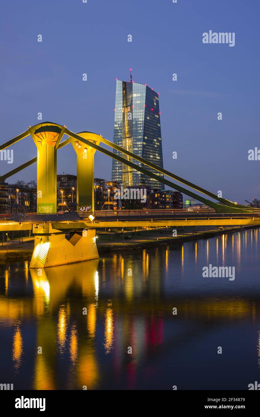 Geographie / Reisen, Deutschland, Hessen, Europäische Zentralbank, Architekt COOP SKY blue, Frankfurt am Mai, Freedom-of-Panorama Stockfoto