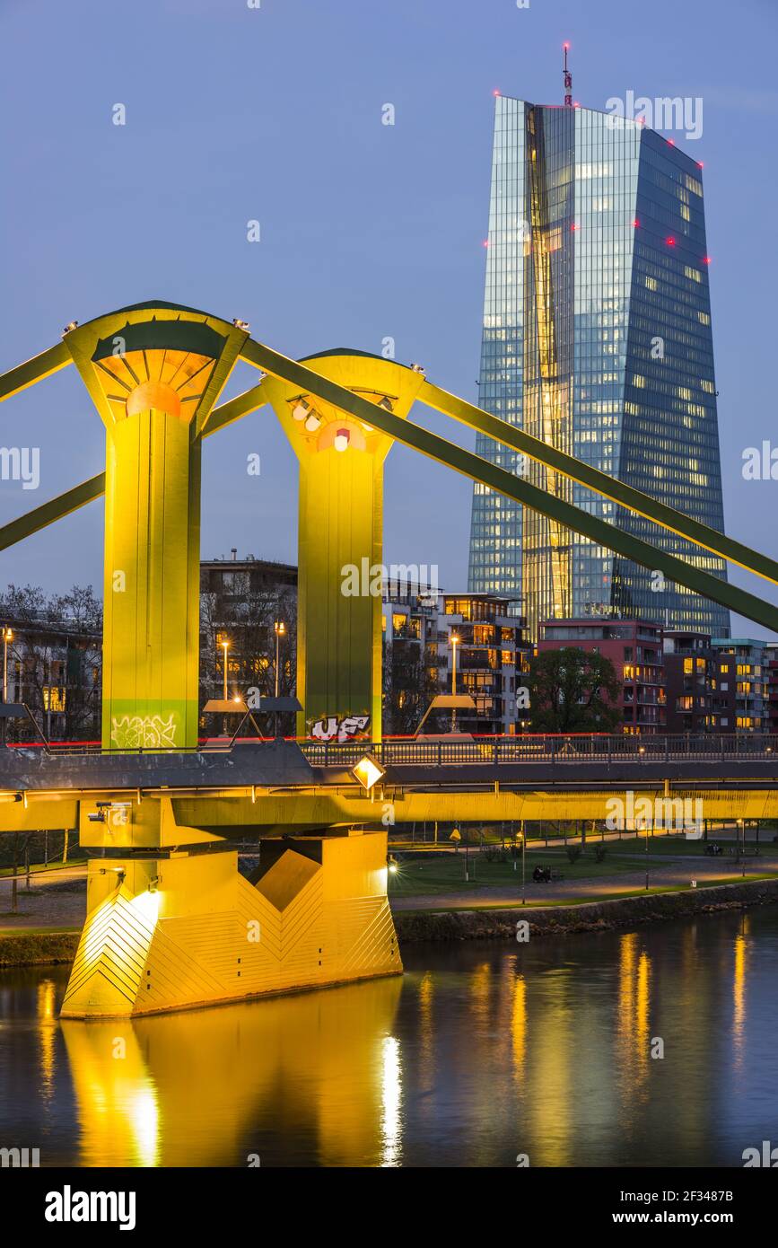 Geographie / Reisen, Deutschland, Hessen, Europäische Zentralbank, Architekt COOP SKY blue, Frankfurt am Mai, Freedom-of-Panorama Stockfoto