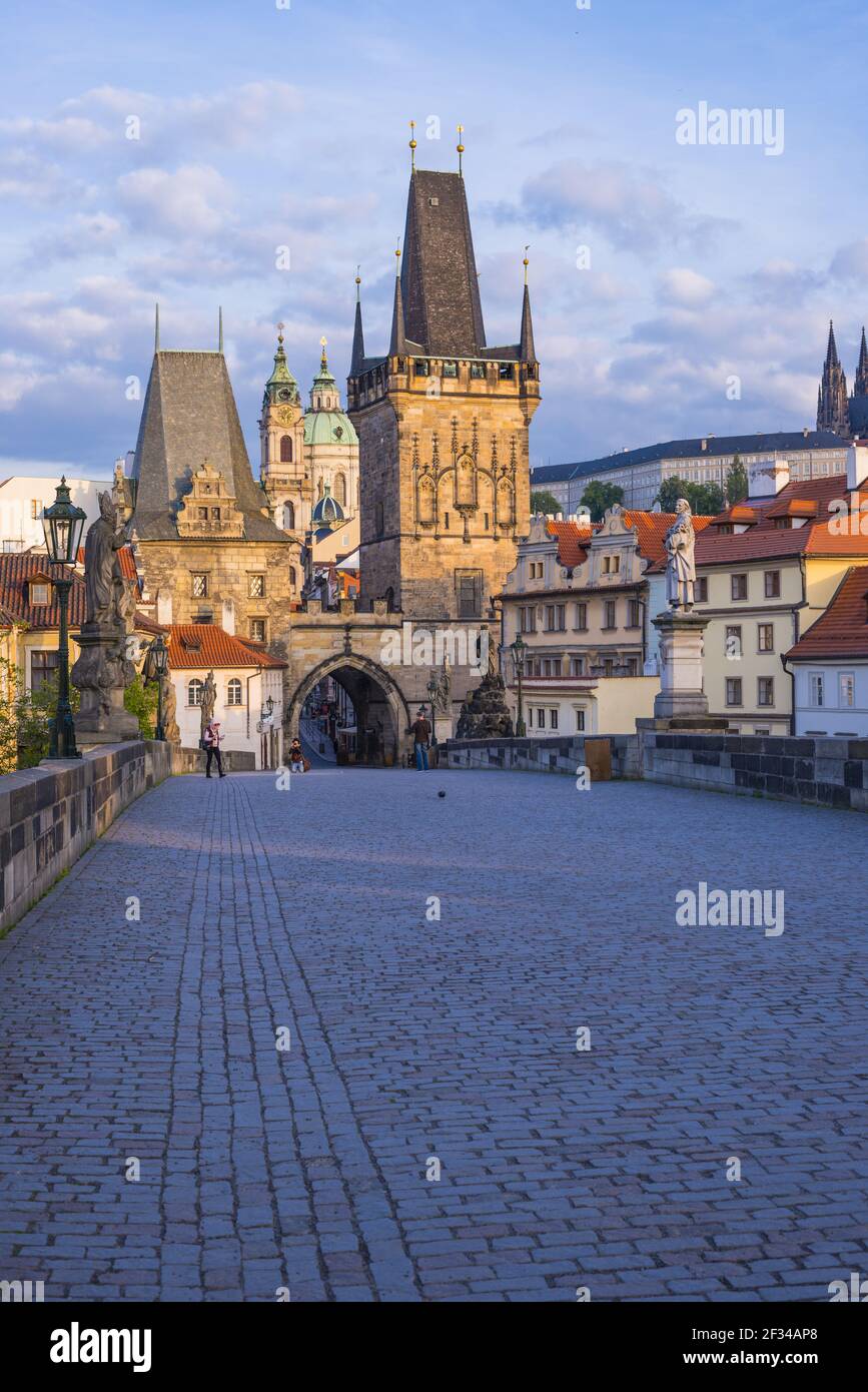 Geographie / Reisen, Tschechien, Karlsbrücke, Kleinseiter-Brückenturm, UNESCO Weltkulturerbe, Prag, Tschechien, Panorama-Freiheit Stockfoto