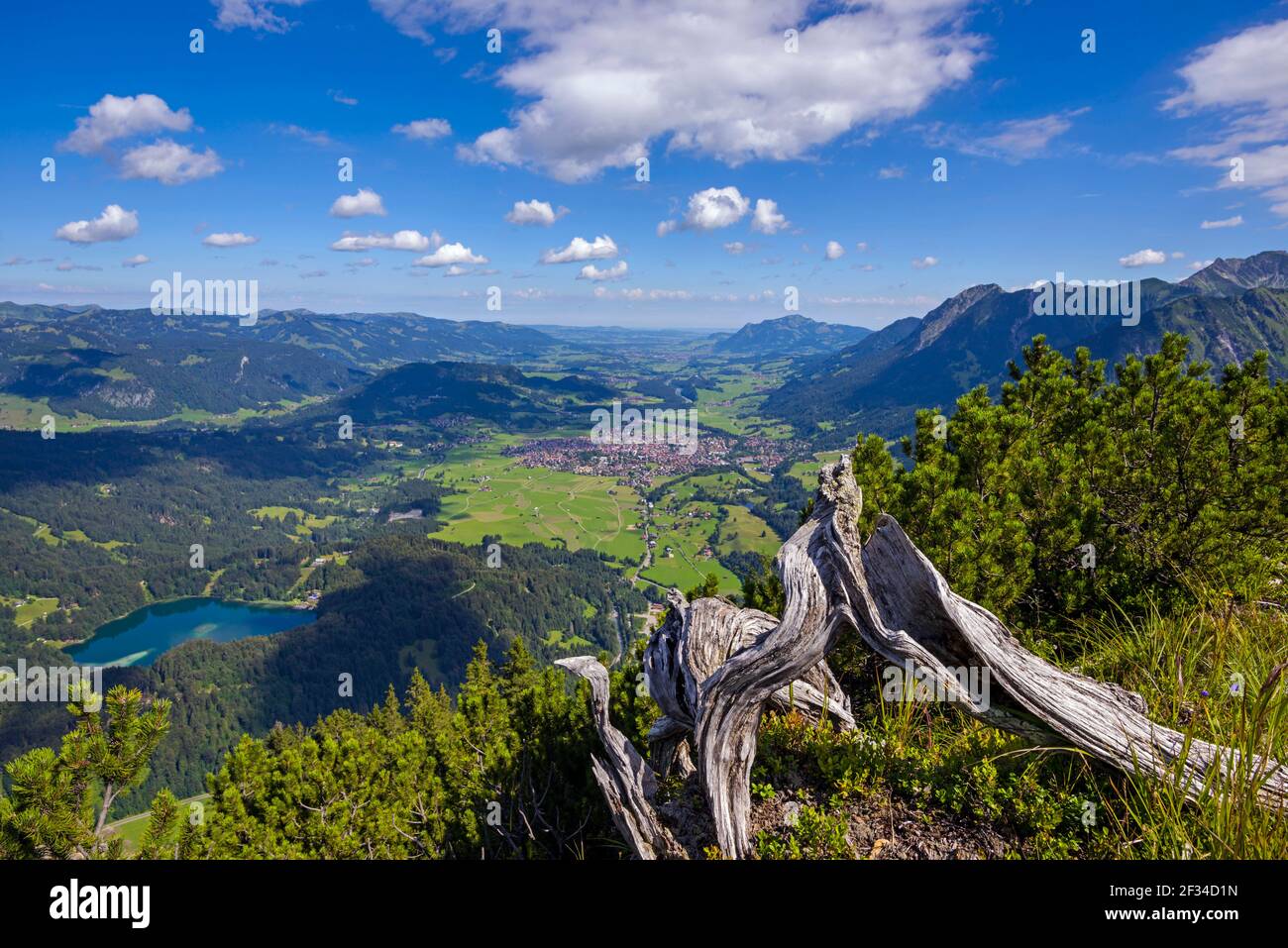 Geographie / Reisen, Deutschland, Bayern, Panorama vom Himmelschrofen, 1790m, ins Illertal, Freibergsee und, Freedom-of-Panorama Stockfoto