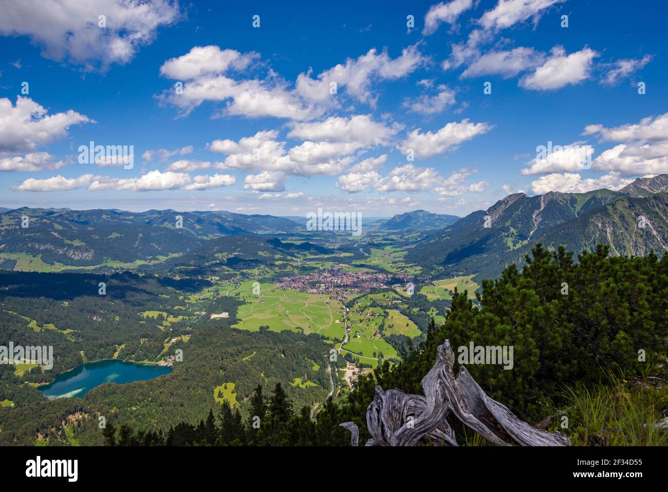 Geographie / Reisen, Deutschland, Bayern, Panorama vom Himmelschrofen, 1790m, ins Illertal, Freibergsee und, Freedom-of-Panorama Stockfoto