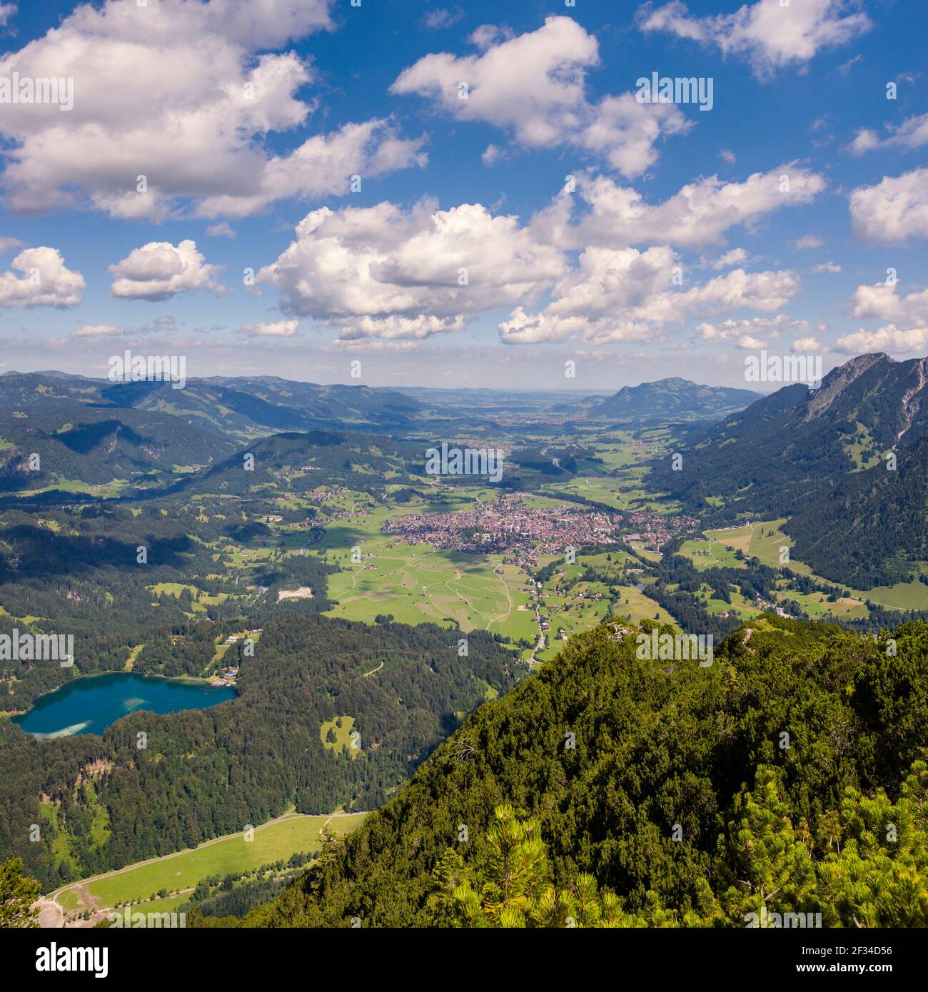 Geographie / Reisen, Deutschland, Bayern, Panorama vom Himmelschrofen, 1790m, ins Illertal, Freibergsee und, Freedom-of-Panorama Stockfoto