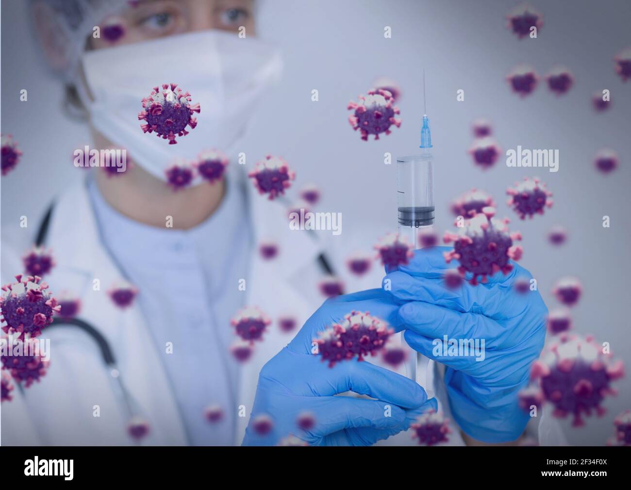 Zusammensetzung von covid 19 Zellen und Biohazard Symbol über männlich Arzt hält Spritze Stockfoto