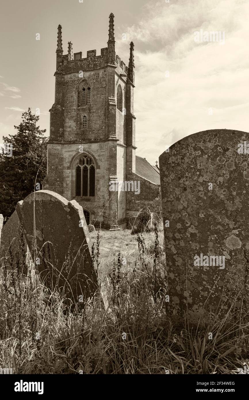 Imber Kirche, St Giles Kirche, am Tag der offenen Tür für Besucher zu sehen, die verlassenen Geisterdorf von imber auf Salisbury, Wiltshire UK im August Stockfoto