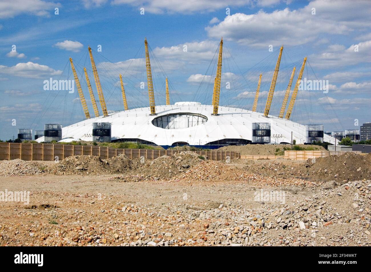 Räumung vor weiteren Bauarbeiten in der Nähe des Millennium Dome in North Greenwich, London. Stockfoto