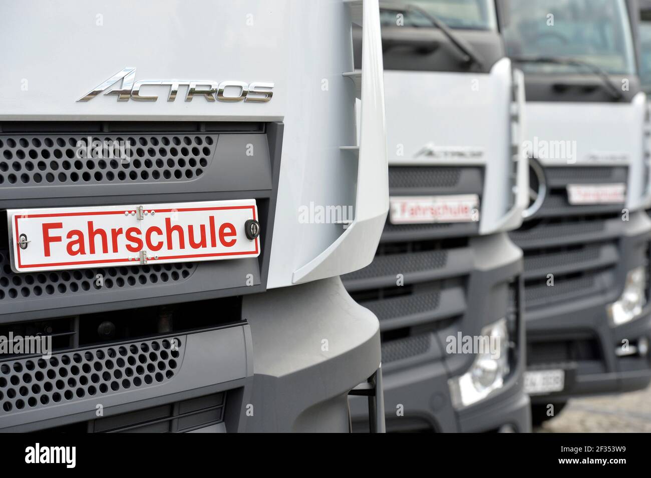Mercedes Actros Stockfotos Und Bilder Kaufen Seite 2 Alamy