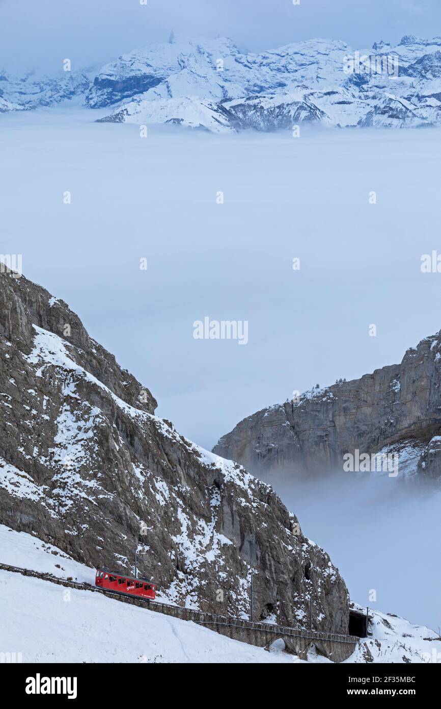 Schweiz, Obwalden. Die Pilatus-Bahn, eine Bergbahn in der Schweiz und sie ist die steilste der Welt Stockfoto