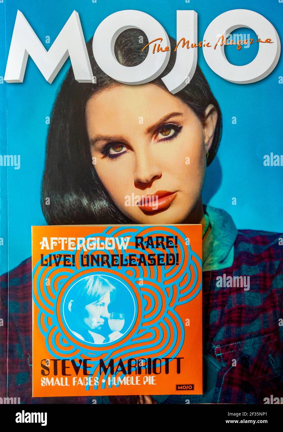 Ausgabe von Mojo ein britisches Musikmagazin, das Heritage Rock und neue Musik mit einer kostenlosen Cover-CD behandelt, die mit jedem Exemplar verschenkt wird. Stockfoto