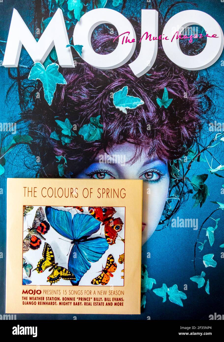 Ausgabe von Mojo ein britisches Musikmagazin, das Heritage Rock und neue Musik mit einer kostenlosen Cover-CD behandelt, die mit jedem Exemplar verschenkt wird. Stockfoto
