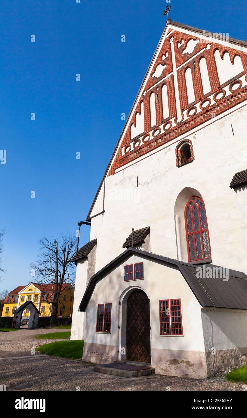 Porvoo Kathedrale Fassade Fragment. Es ist eine Kathedrale der Evangelisch-Lutherischen Kirche Finnlands in Porvoo, Finnland. Es wurde im 15th. Jahrhundert erbaut Stockfoto