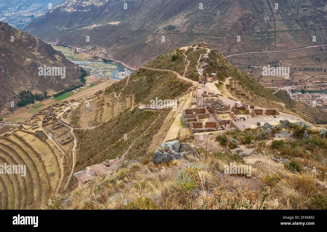 Ruinen der alten Inka-Stadt Pisac, heilige Gegend Inti Huatana, PERUANISCHE HIGHLANDS, Peru, Südamerika Stockfoto