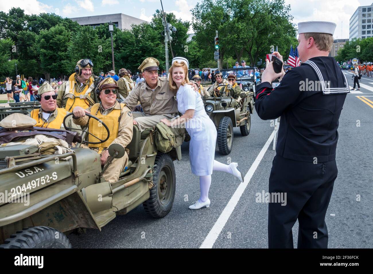 Washington DC, National Memorial Day Parade, Veteranen des Zweiten Weltkriegs reenactors US Capitol Building, Stockfoto