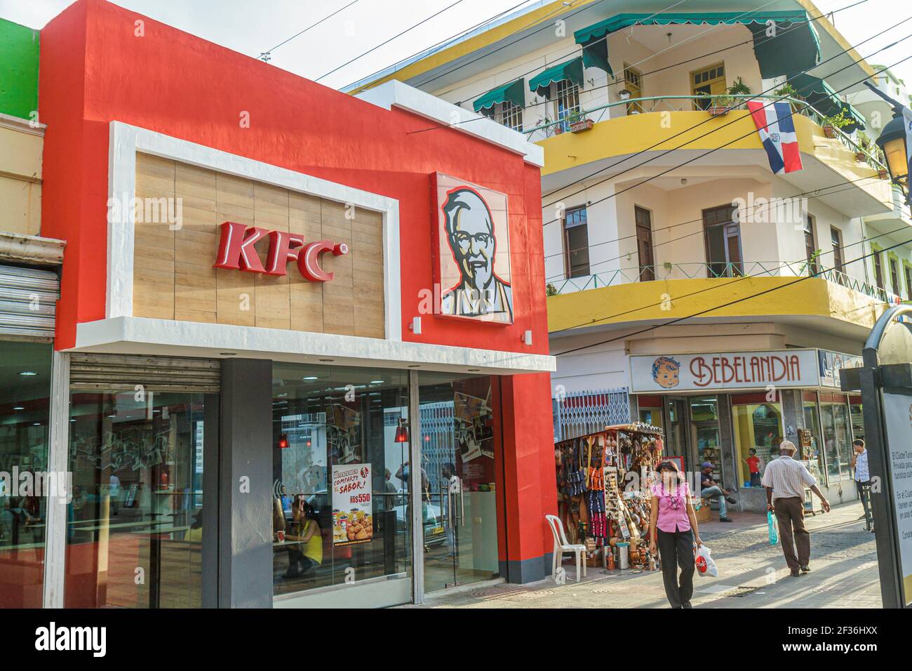 Santo Domingo Dominikanische Republik, Ciudad Colonial Calle el Conde Peatonal, Fußgängerzone KFC Kentucky Fried Chicken Fast Food Restaurant, Logo außen Stockfoto